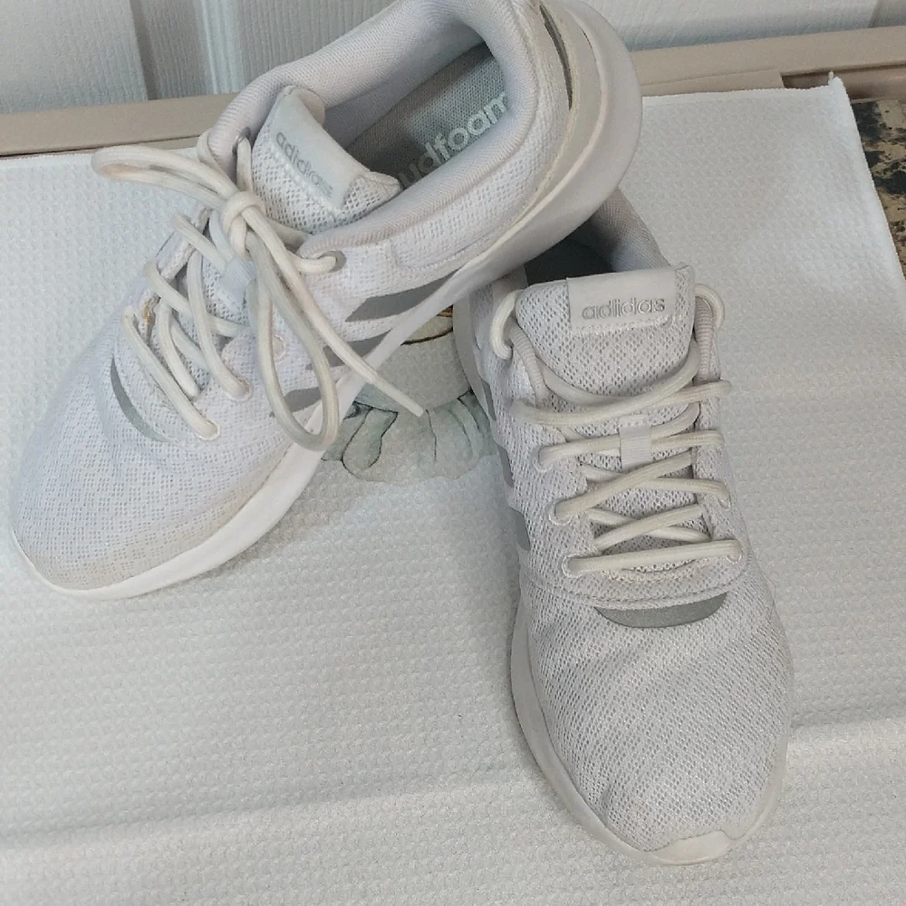 Adidas Cloudfoam "Super" White & Gray Ladies Size 7.5 Running Shoes. VGC. (H&J) - Picture 1 of 11